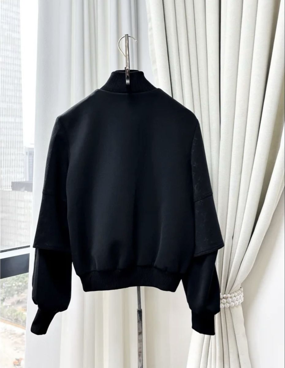 Louis Vuitton Giacche: Louis Vuitton Monogram Black Jacket, Size 36- – Nuovo (secondo la descrizione) da Herrliberg venduto da erh_r2tw 1
