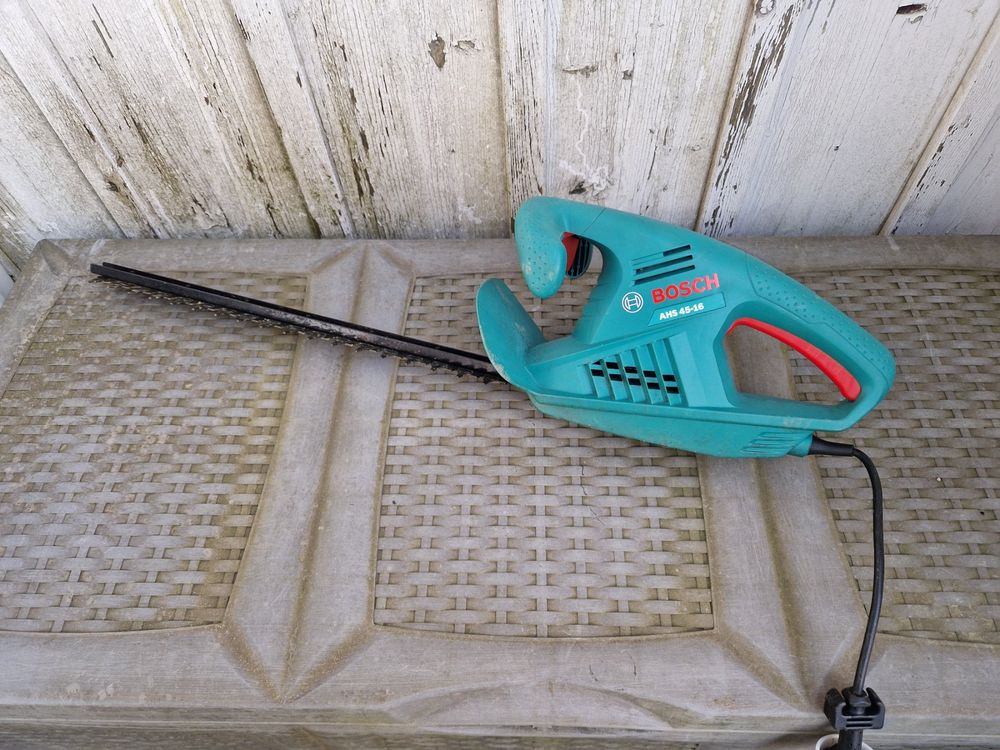 Elektro Heckenschere Bosch AHS 4516 Kaufen auf Ricardo