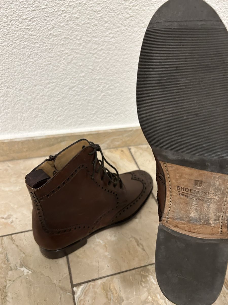 Scarpe da donna: Herbst-Lederstiefel mit Muster – Usato da Zürich venduto da sop_82jx 4