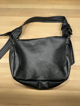 Schwarze Tasche Neupreis 80 Euro