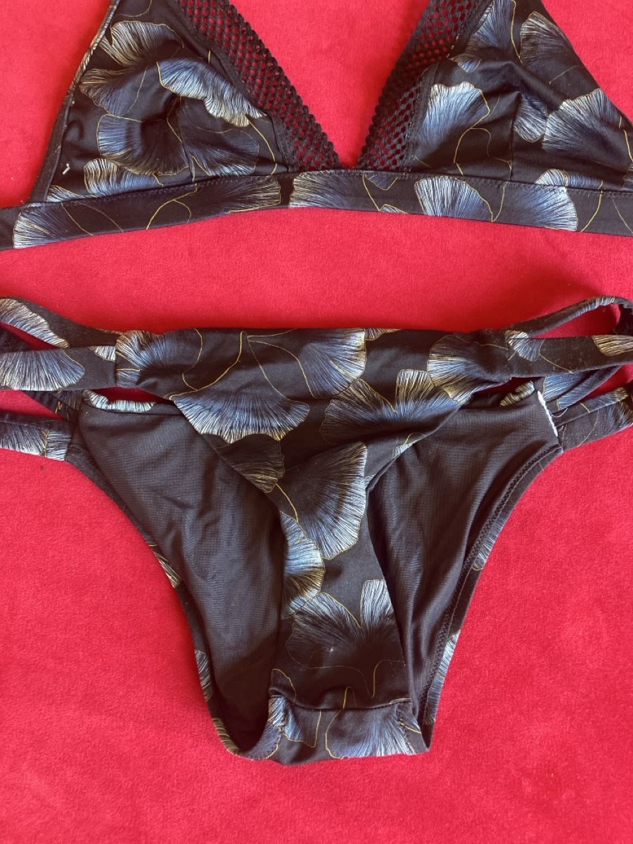 Maillots de bain & Bikinis: Bikini Set Blumenmuster Schwarz/Blau Grösse M – D'occasion à Muralto par jac_hkz5 1