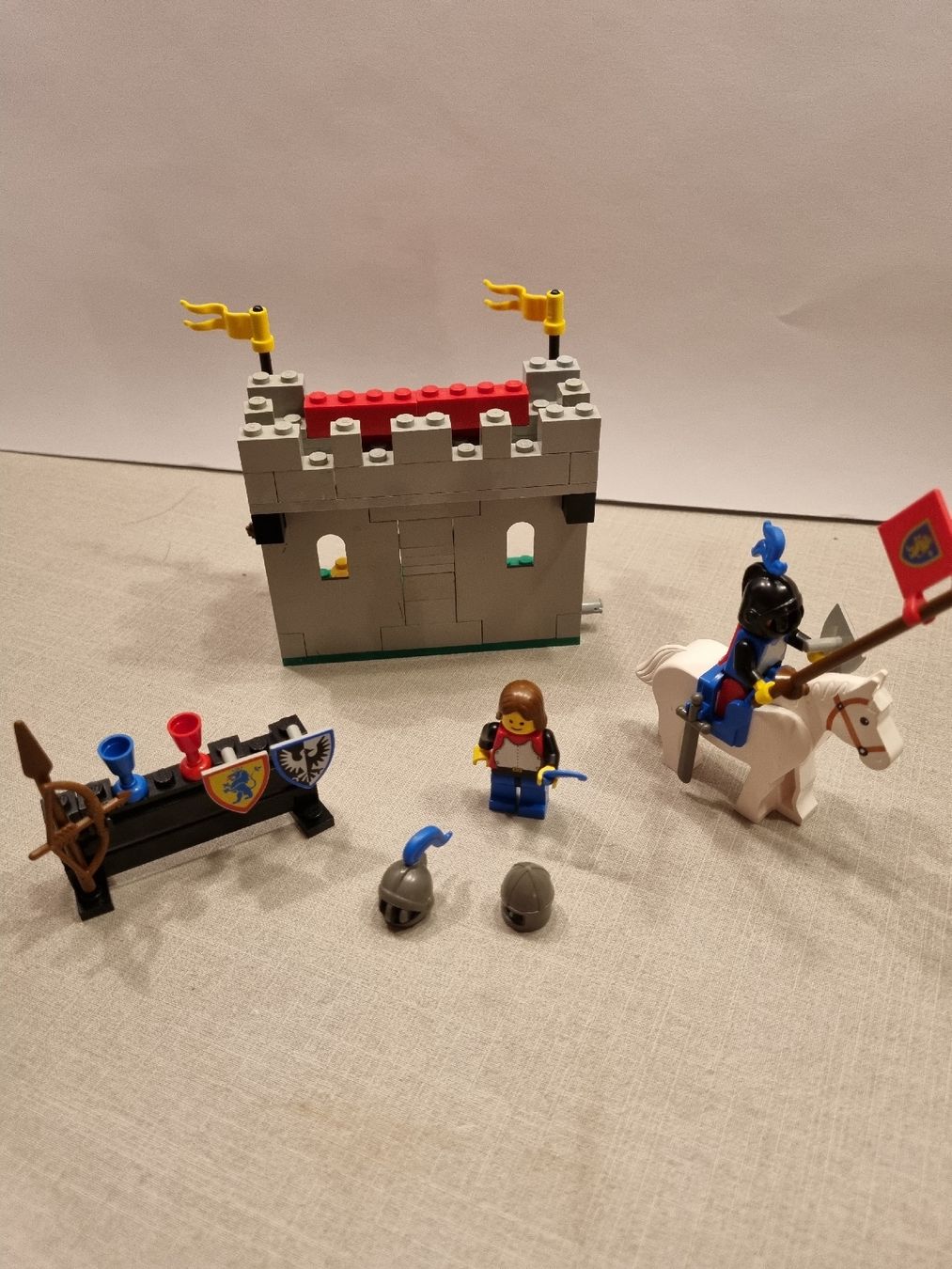 Lego Giocattoli: Lego 6041 Armor Shop – Usato da Büren an der Aare venduto da dra_8wxf 1