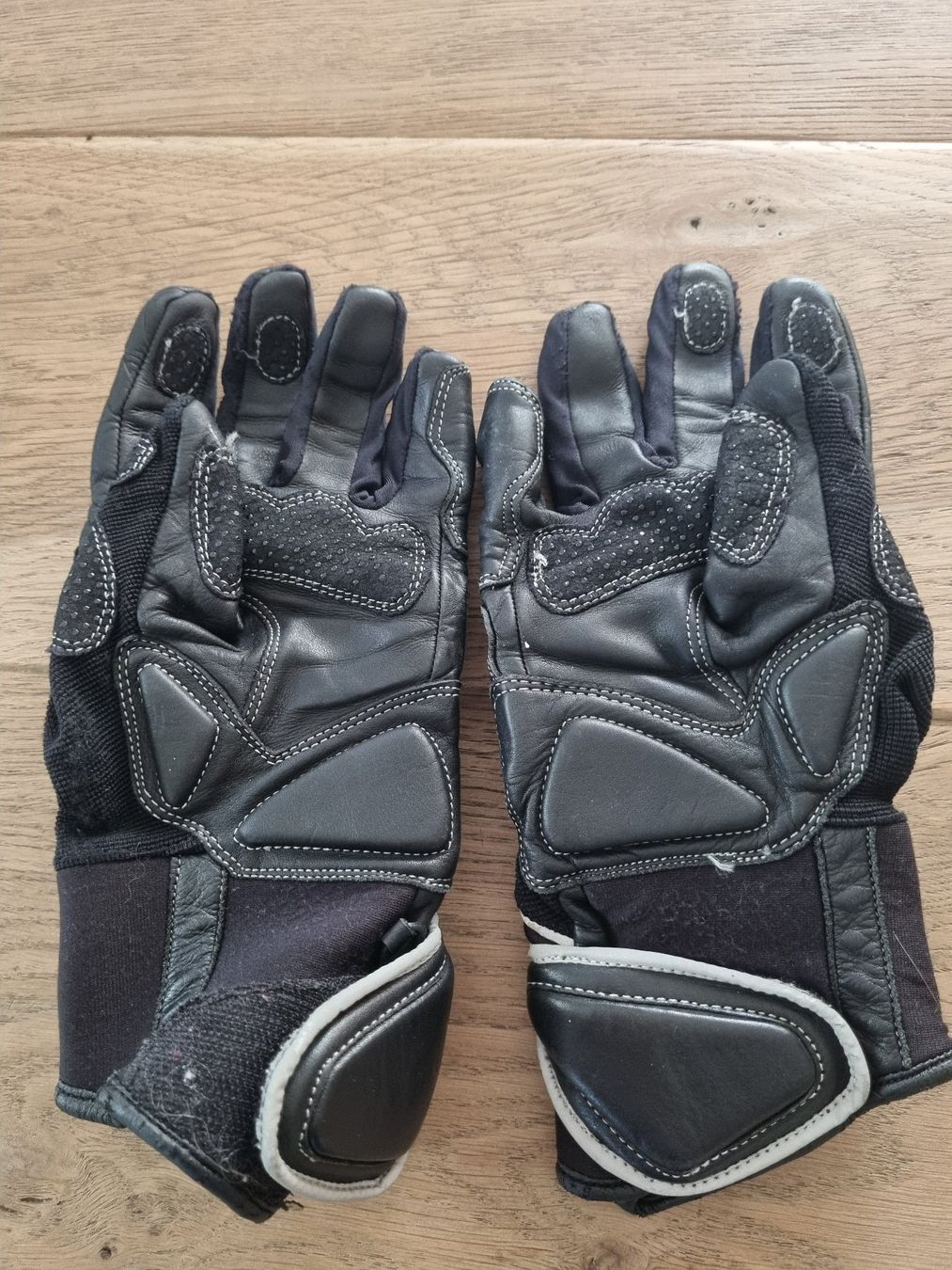 Guanti & manicotti: Gants moto cuir textile taille S – Usato da Lavey-les-Bains venduto da Etre-Ange 1
