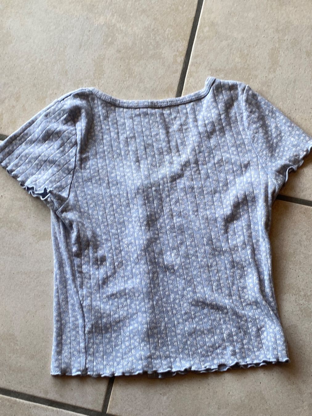 Brandy Melville Camicette, T-shirt & Top: Top XS Brandy Melville hellblau – Usato da Orpund venduto da Mary8972 5