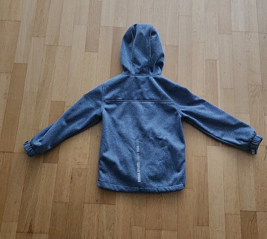 Giacche & Cappotti: Softshell Jacke Kind Grösse 122 – Usato da Utzenstorf venduto da and_c8wy 1