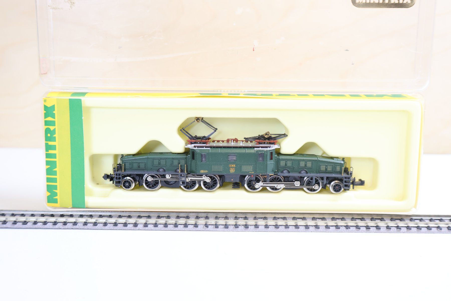 Trix Modelleisenbahnen: Minitrix SBB Krokodil "grün" E-Lok 2926 - mit OVP – Defekt aus Winterthur von Monstera 1