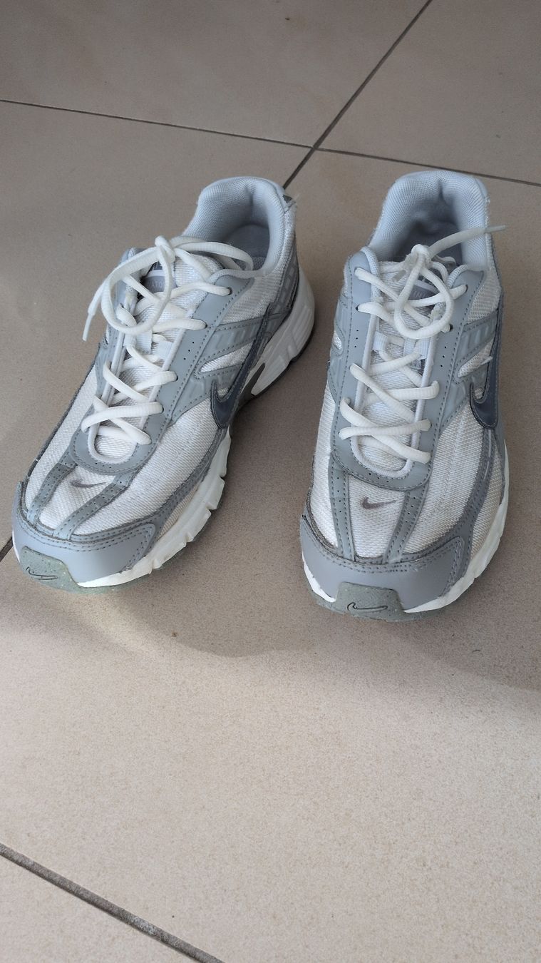 Nike Scarpe da donna: Nike Initiator 42 – Usato da Bottens venduto da Balera