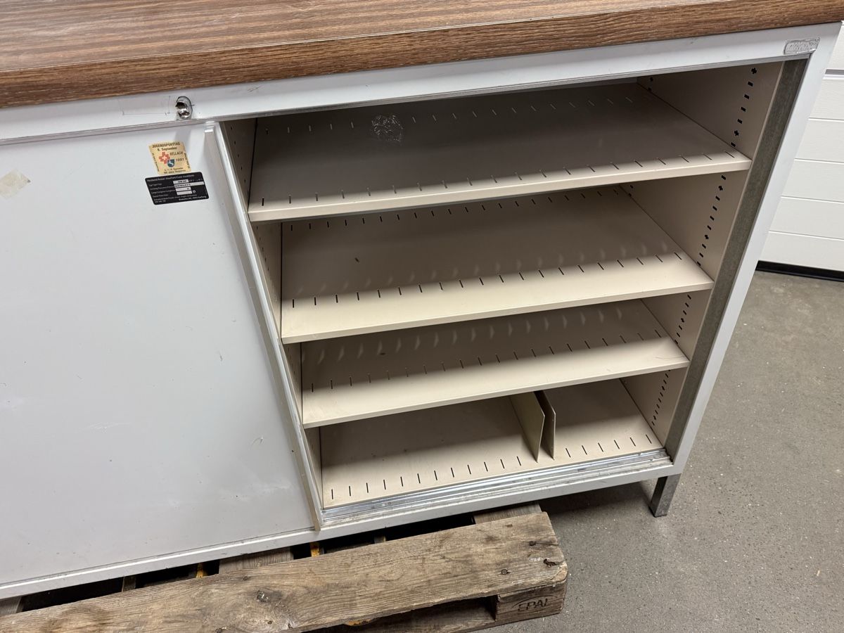 Armadi: Werkstatt Sideboard – Usato da Horriwil venduto da Carrera68 2