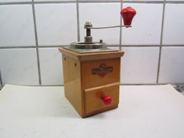 Mokka-Kaffeemühle-Antik.