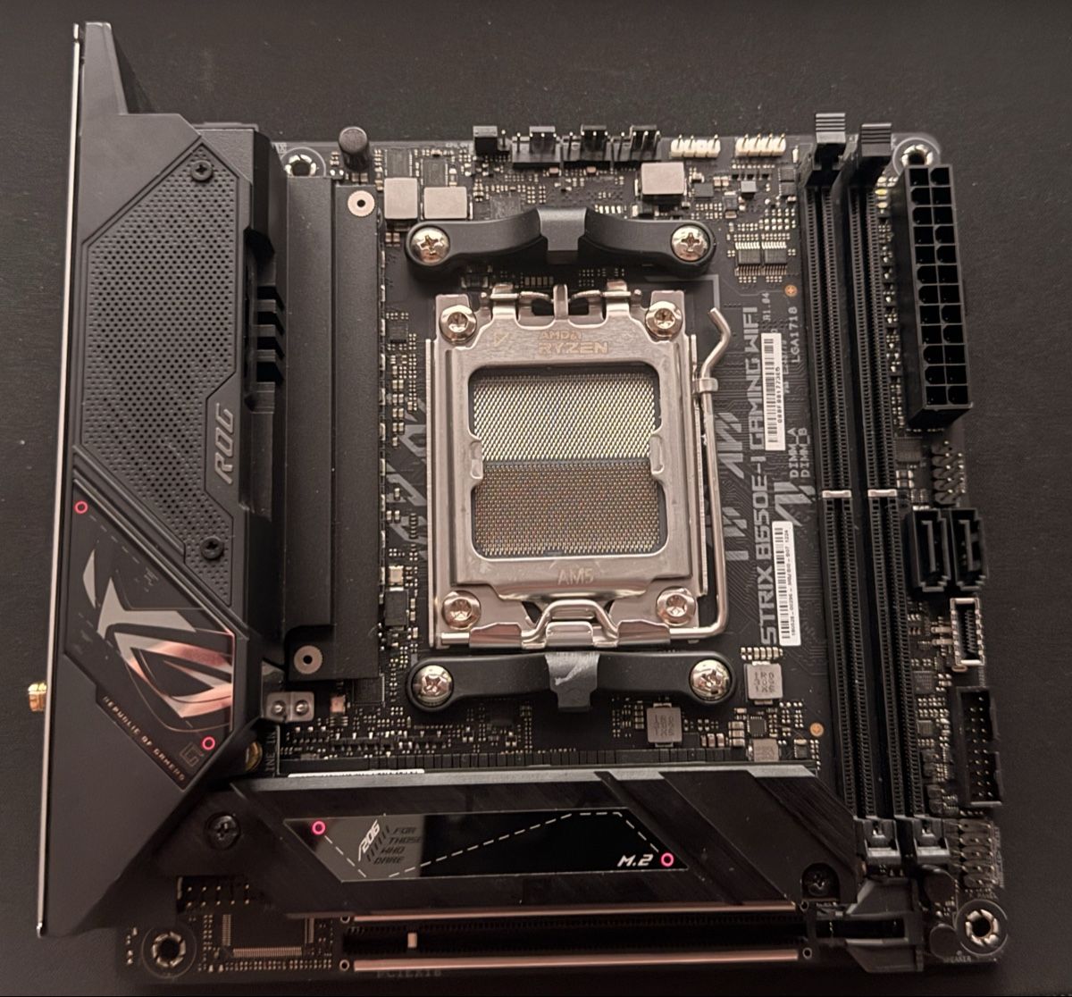 Asus Schede madri: Asus ROG Strix B650E-I Gaming Wifi Mini-ITX – Usato da Spreitenbach venduto da Paam92