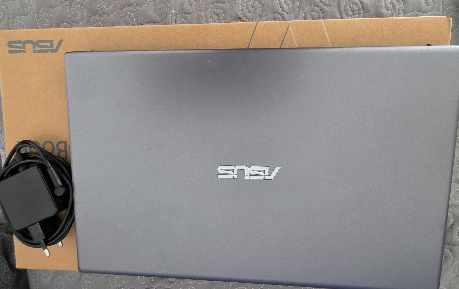 Asus Notebook: ASUS VivoBook15  i7   512G – Usato da Einsiedeln venduto da Acodi3004 3