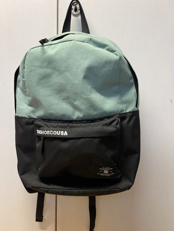 DC Shoes Rucksack gruen/schwarz einwandfreier Zustand