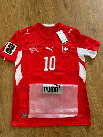 Xhaka Trikot für die WM26 in Gr M