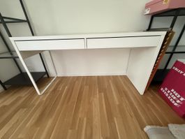 Schreibtisch mit 2 Schubladen