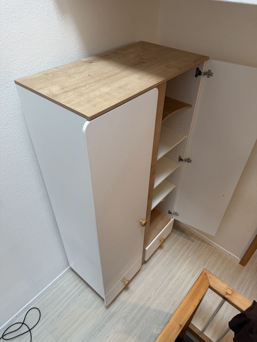 Armoires: Kinderkleiderschrank – D'occasion à Buchrain par Wheels92 1