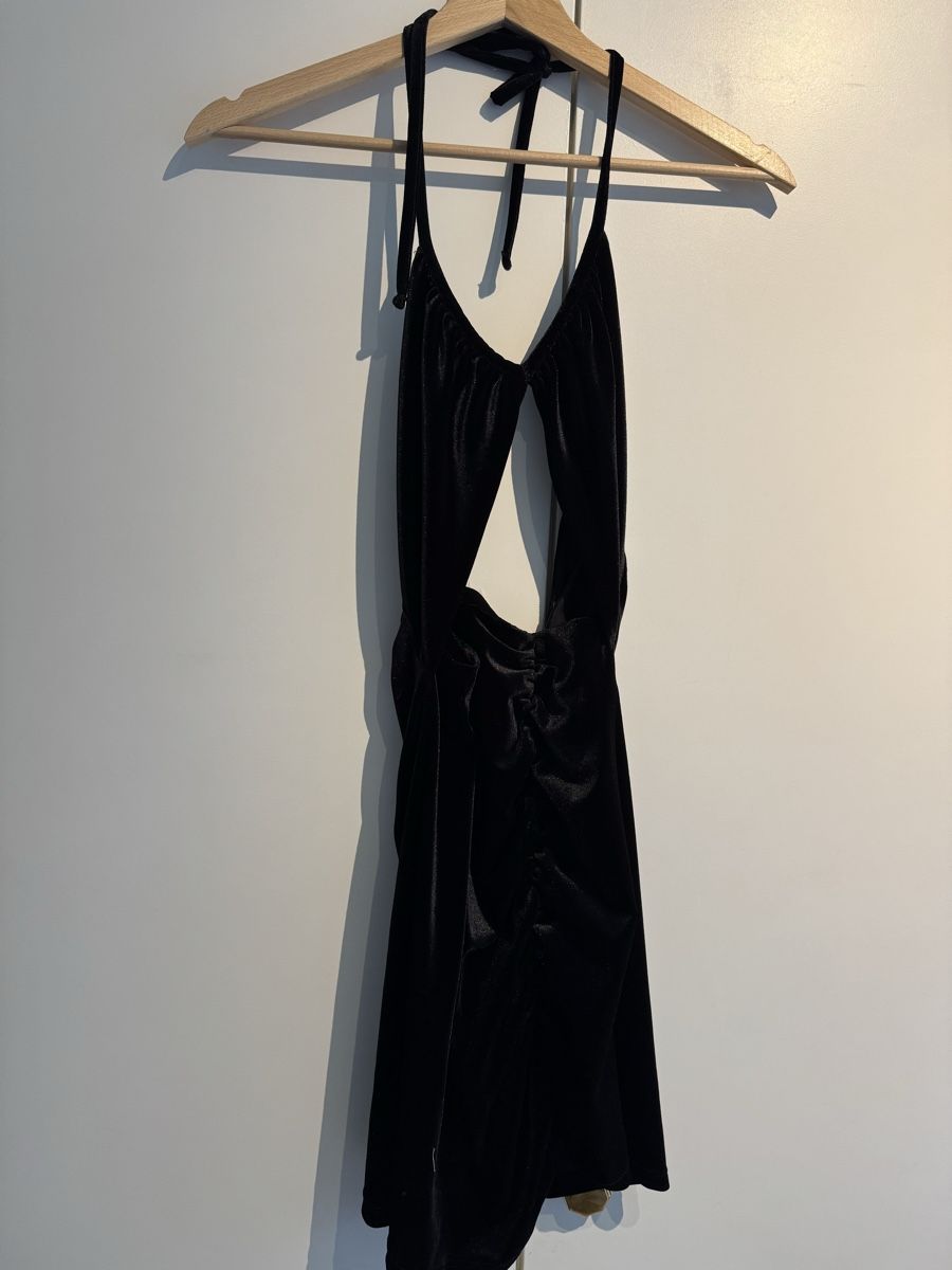 Zara Vestiti: Mini-robe noire Zara en velours - Taille M – Usato da Genève venduto da sar_852v 2