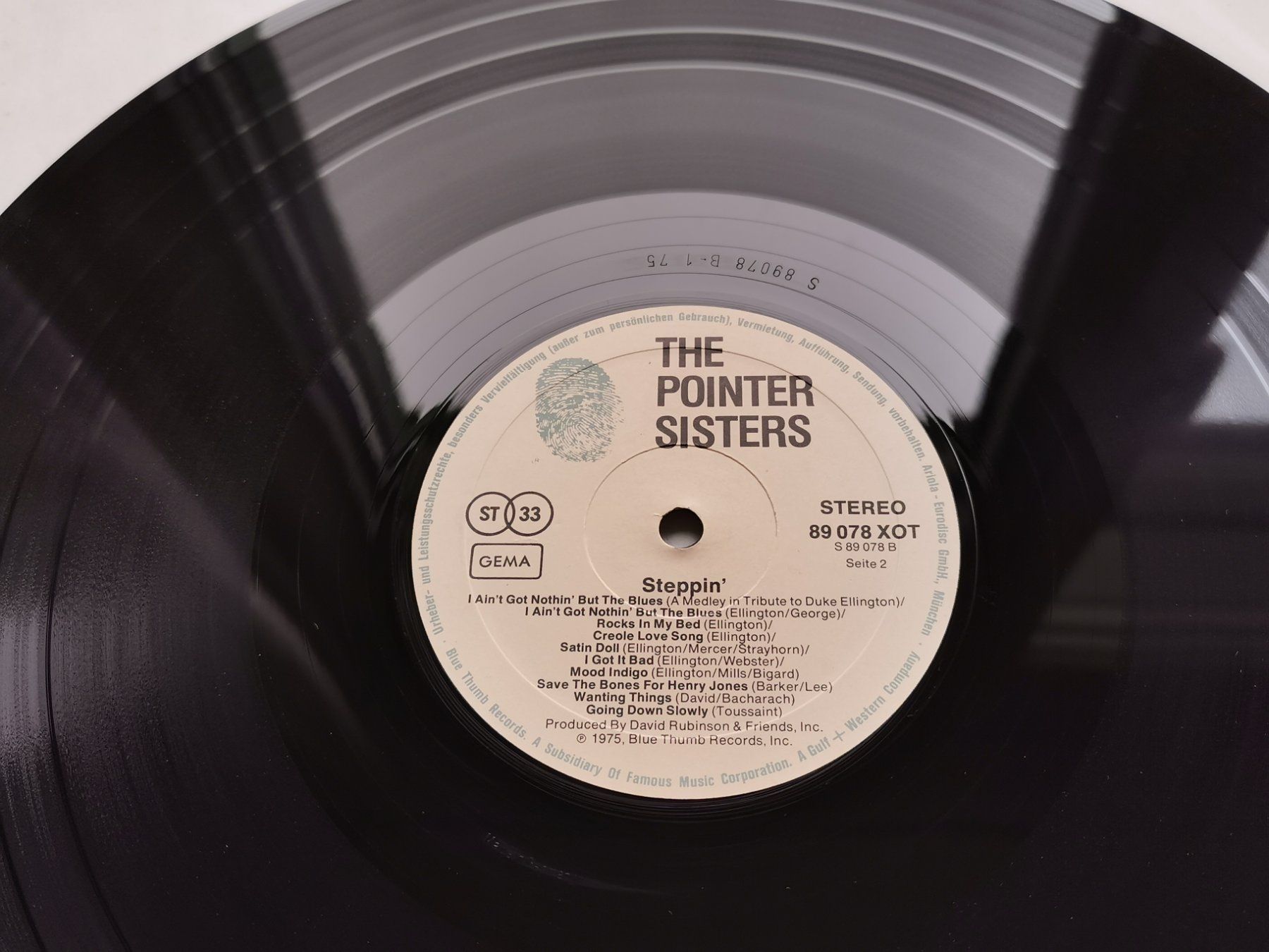 Dischi in vinile: The Pointer Sisters – Steppin  D 75 – Usato da Ebikon venduto da kisuM 9