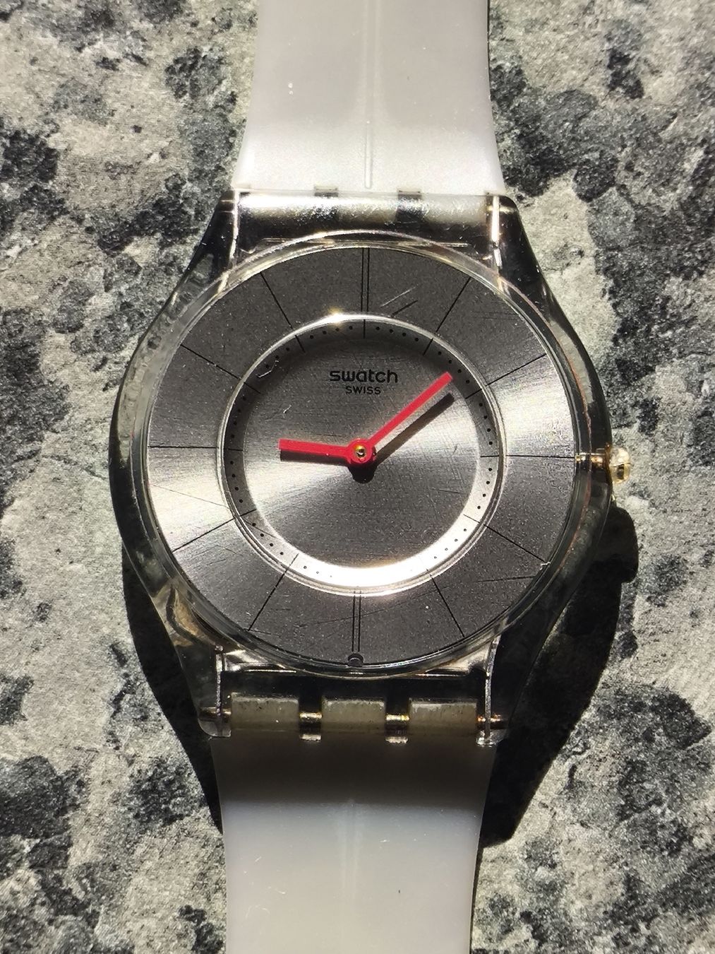 Swatch Orologi: Damen Uhr Swatch Skin Ghost SFM129 – Usato da Scuol venduto da Pisoc2019