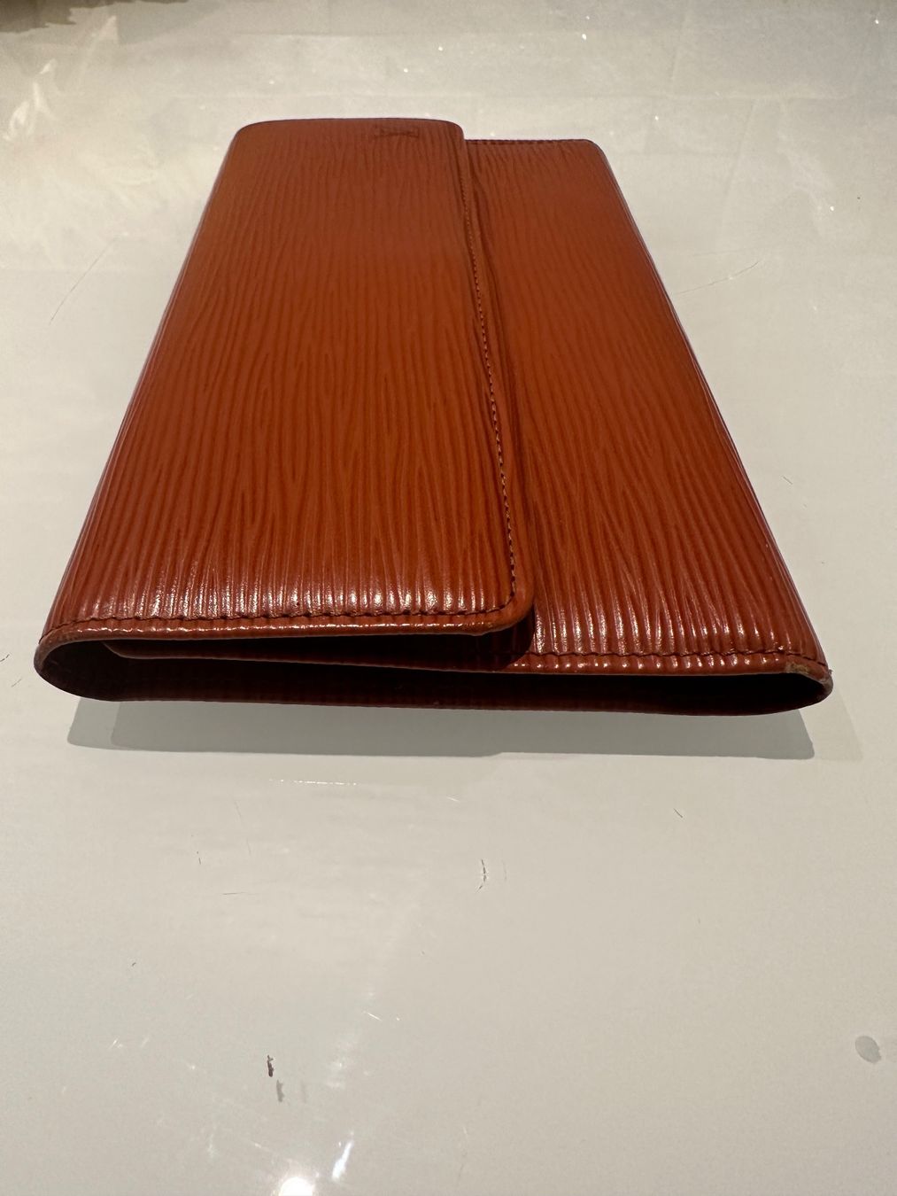 Louis Vuitton Portamonete: Louis Vuitton Long Wallet Epi - Nr. 893 – Usato da Hittnau venduto da LuxAndMore 7