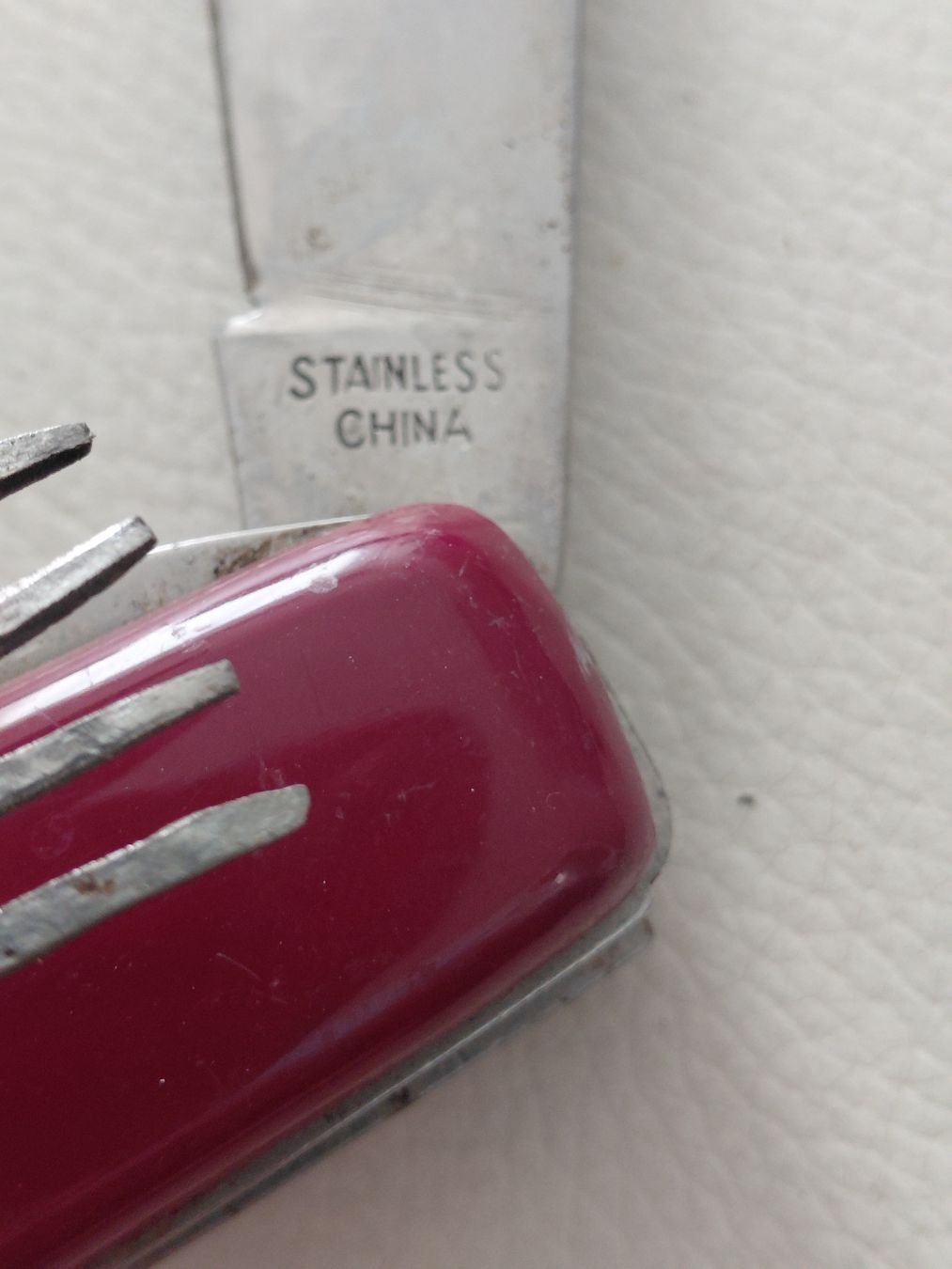 Accessoires: Multifunktionsbesteck rot Edelstahl gebraucht – D'occasion à Belp par mar_76s8 2