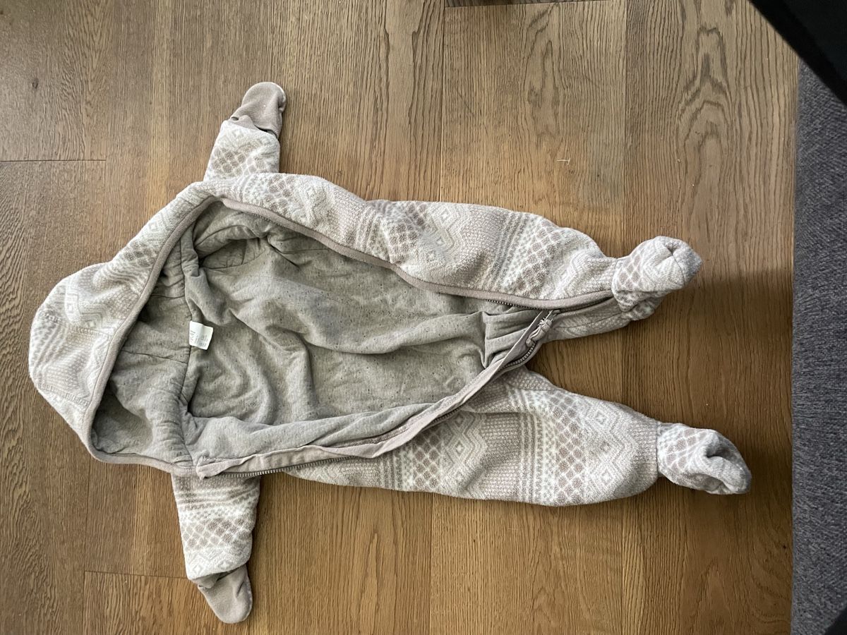 H&M Lotti & Set di vestiti: Baby Overall/ babyanzug – Usato da Hergiswil NW venduto da staerzi 2