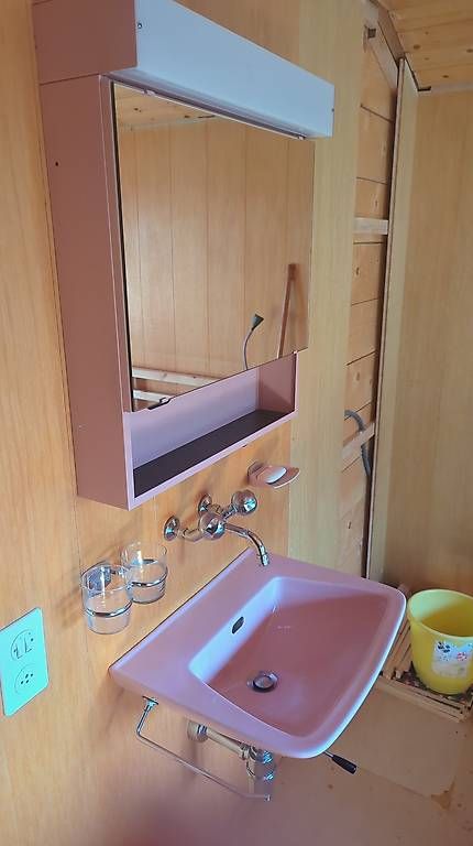 Lavabi & lavandini: 2 Lavabo Garnituren in rosa – Usato da Zürich venduto da Ticon111