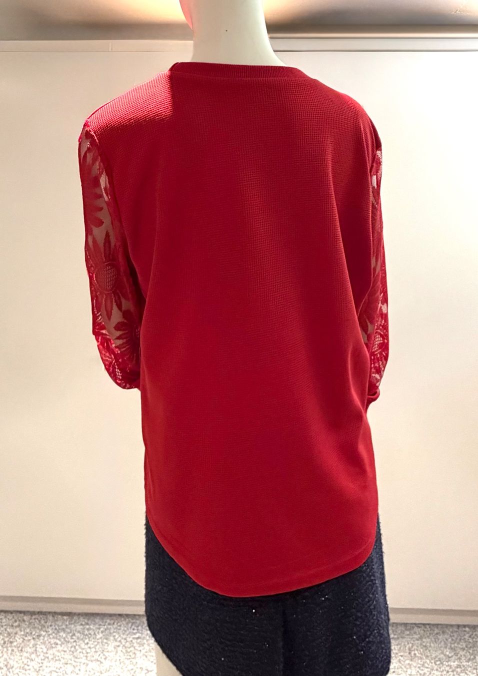 Maglioni & Felpe: Pull rose ou rouge dentelle -40 -élégant chic – Nuovo (secondo la descrizione) da Genève venduto da flocon06 8