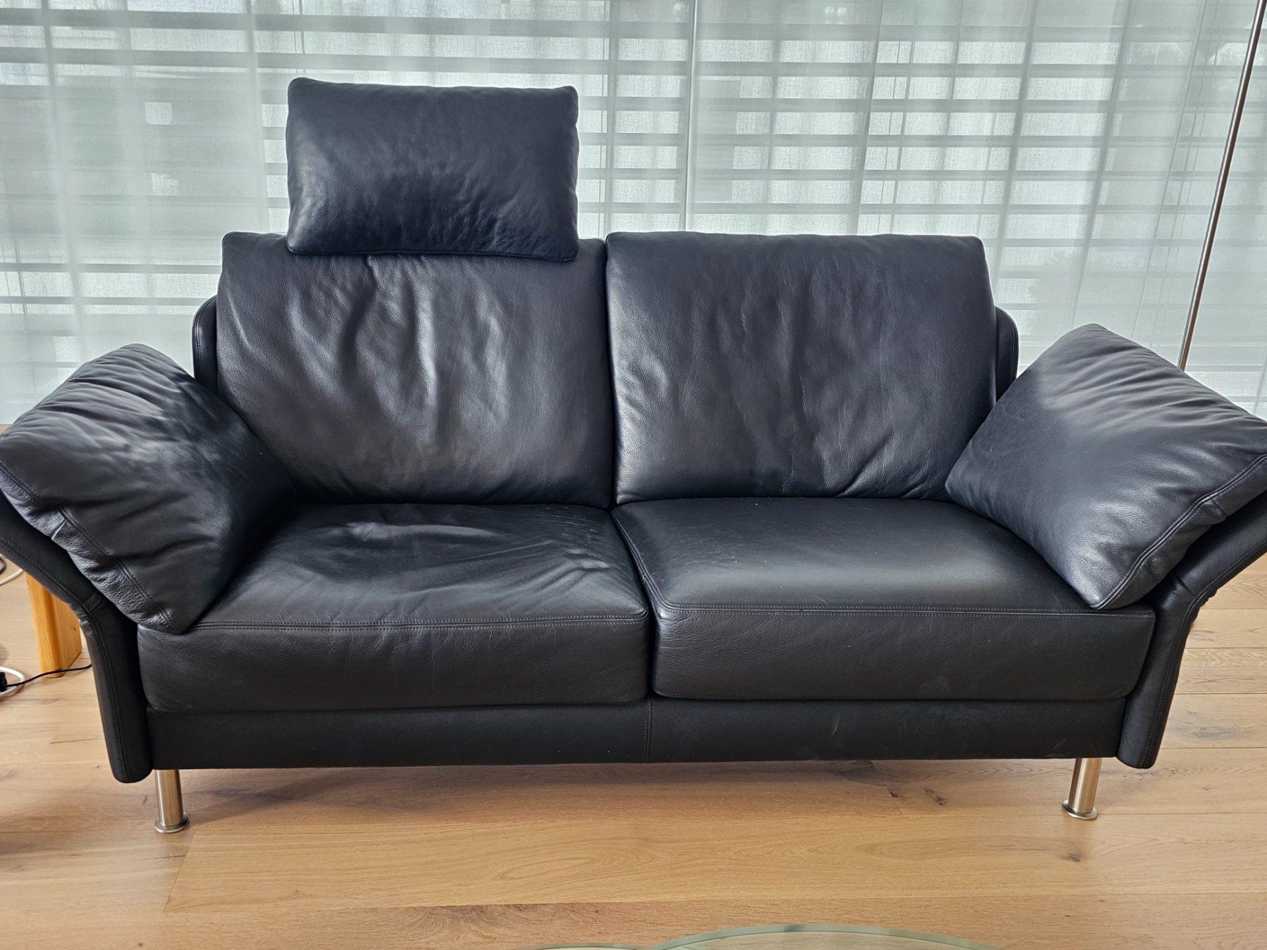 Intertime Divani: Ledersofa Intertime, schwarz, 2 Plätze – Usato da Nürensdorf venduto da Rega58