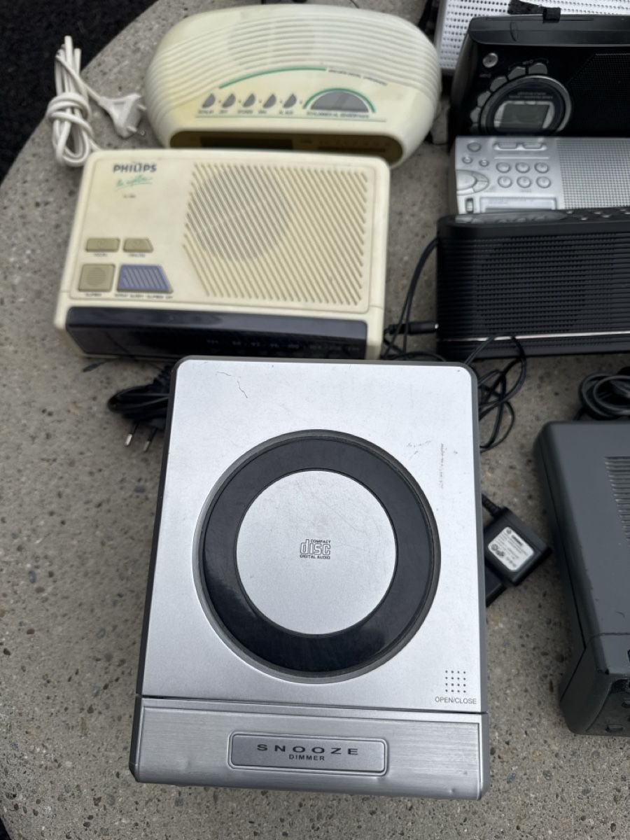 Radios: Verschiedene Elektronikartikel  – D'occasion à Zürich par Brockiwelt 1