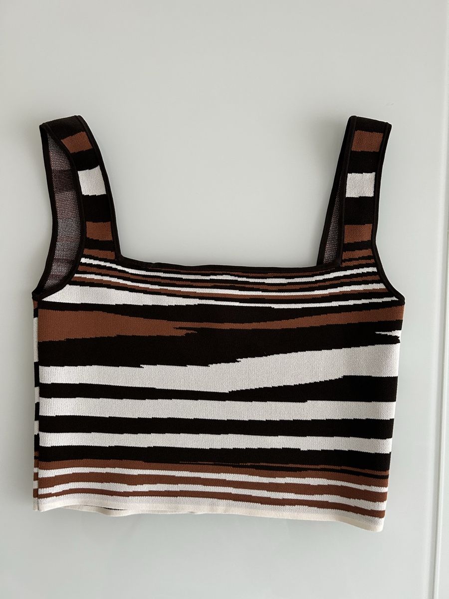 Max Mara Top: Weekend Max Mara Knit  cropped Top – Nuovo (secondo la descrizione) da Schindellegi venduto da nan_727n