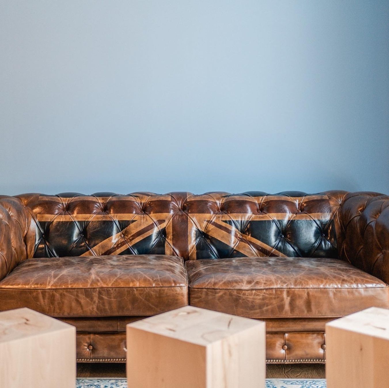 Chesterfield Sofas: Chesterfieldsofa mit Union Jack – Gebraucht aus Zürich von MARTINBOLDT