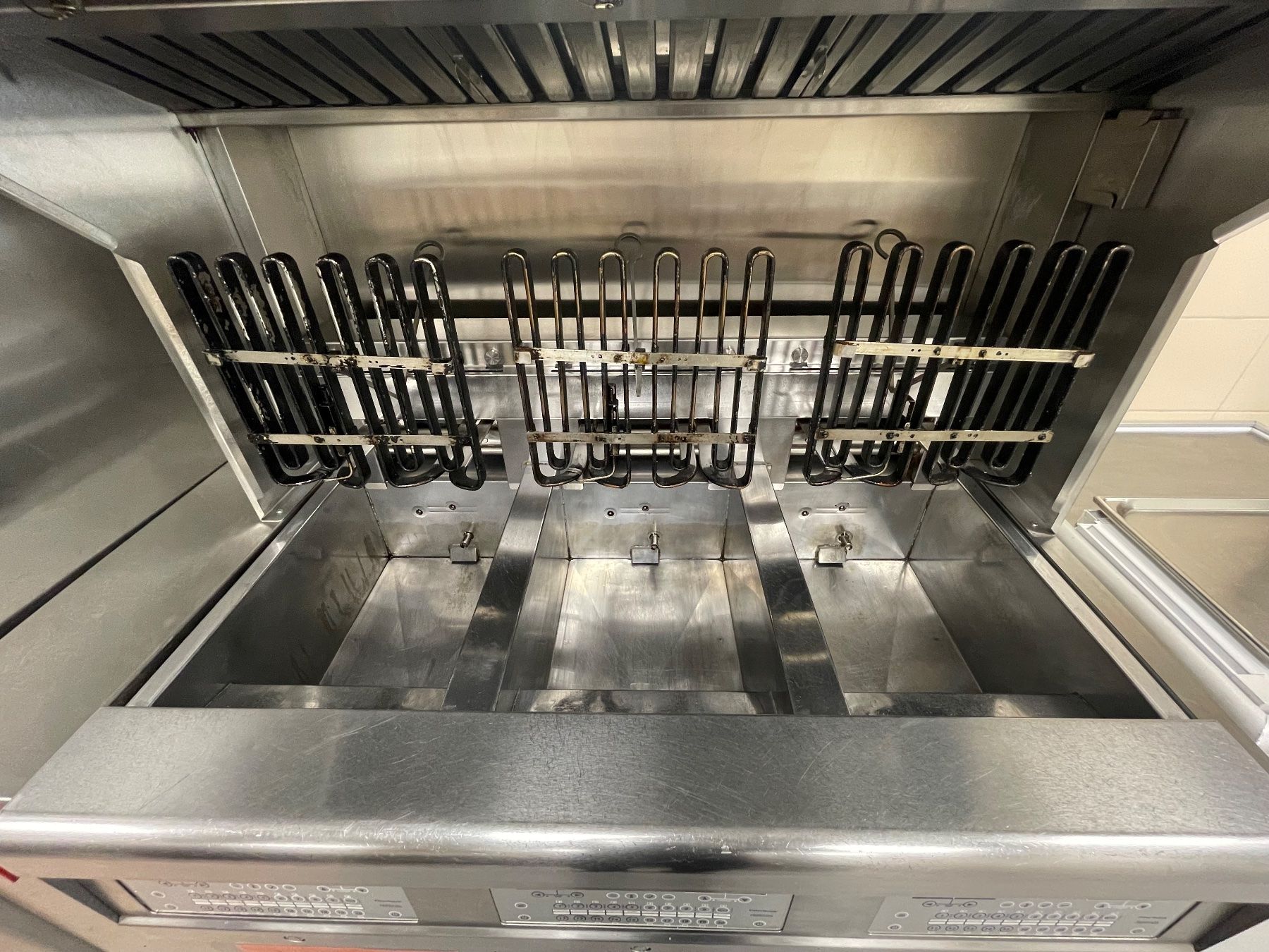 Elettrodomestici da cucina: Frymaster Fritteuse FilterQuick 3 Becken – Usato da Zürich venduto da Farbeee 3