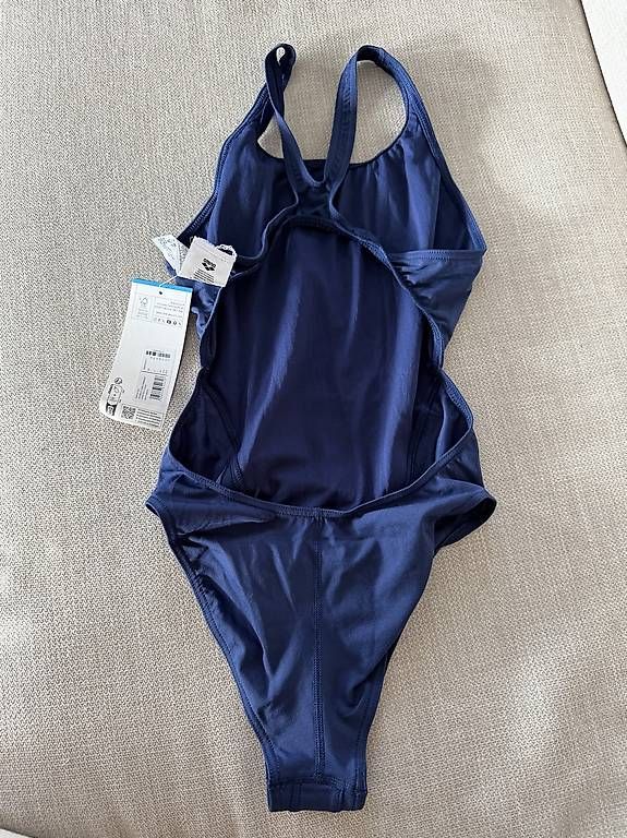 Badekleider & Bikinis: Arena Badeanzug Gr. 36 – Neu und originalverpackt aus Sins von bit_rg7j 1