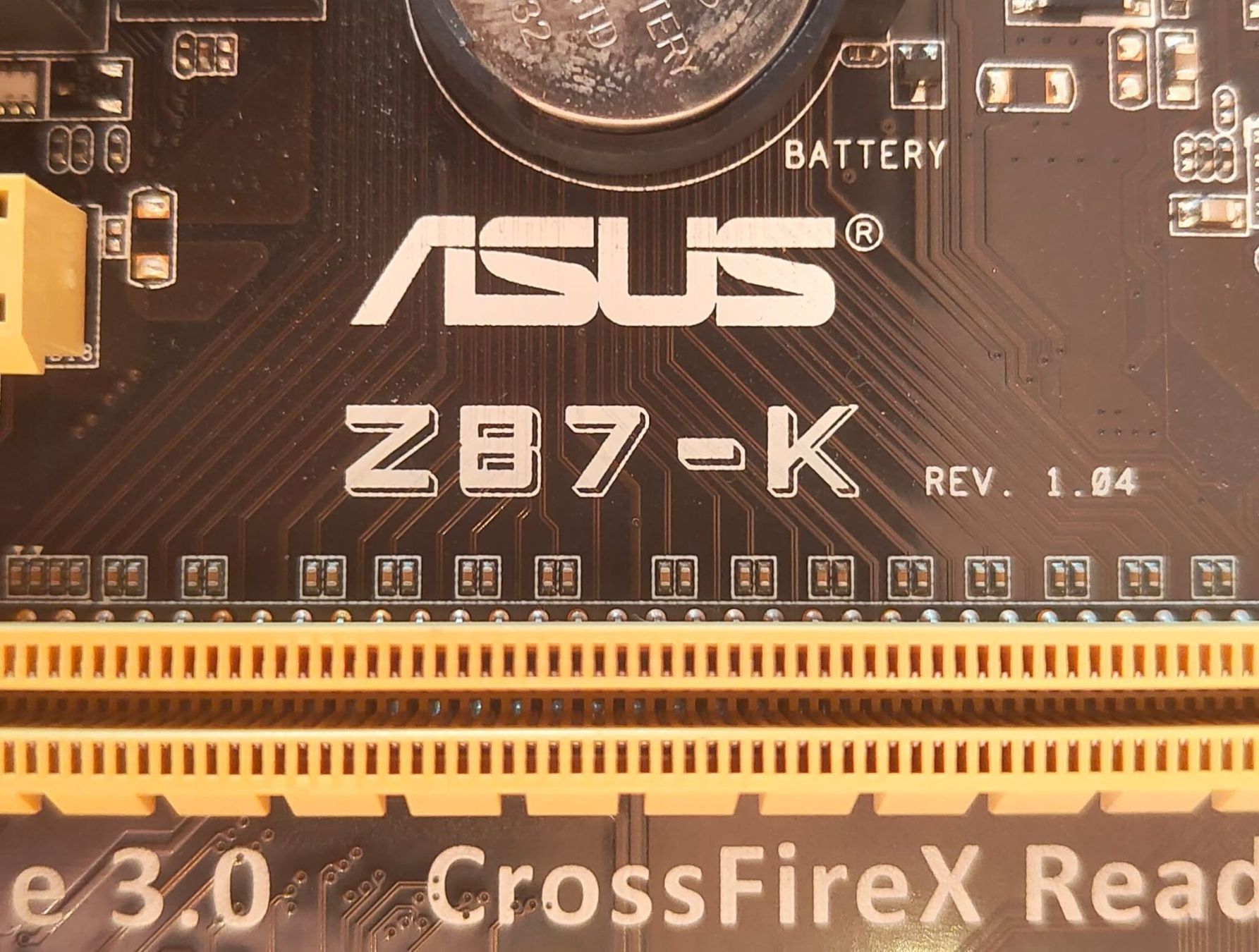 Asus Schede madri: Mainboard ASUS + CPU – Usato da Zweidlen venduto da Svenweidenmann