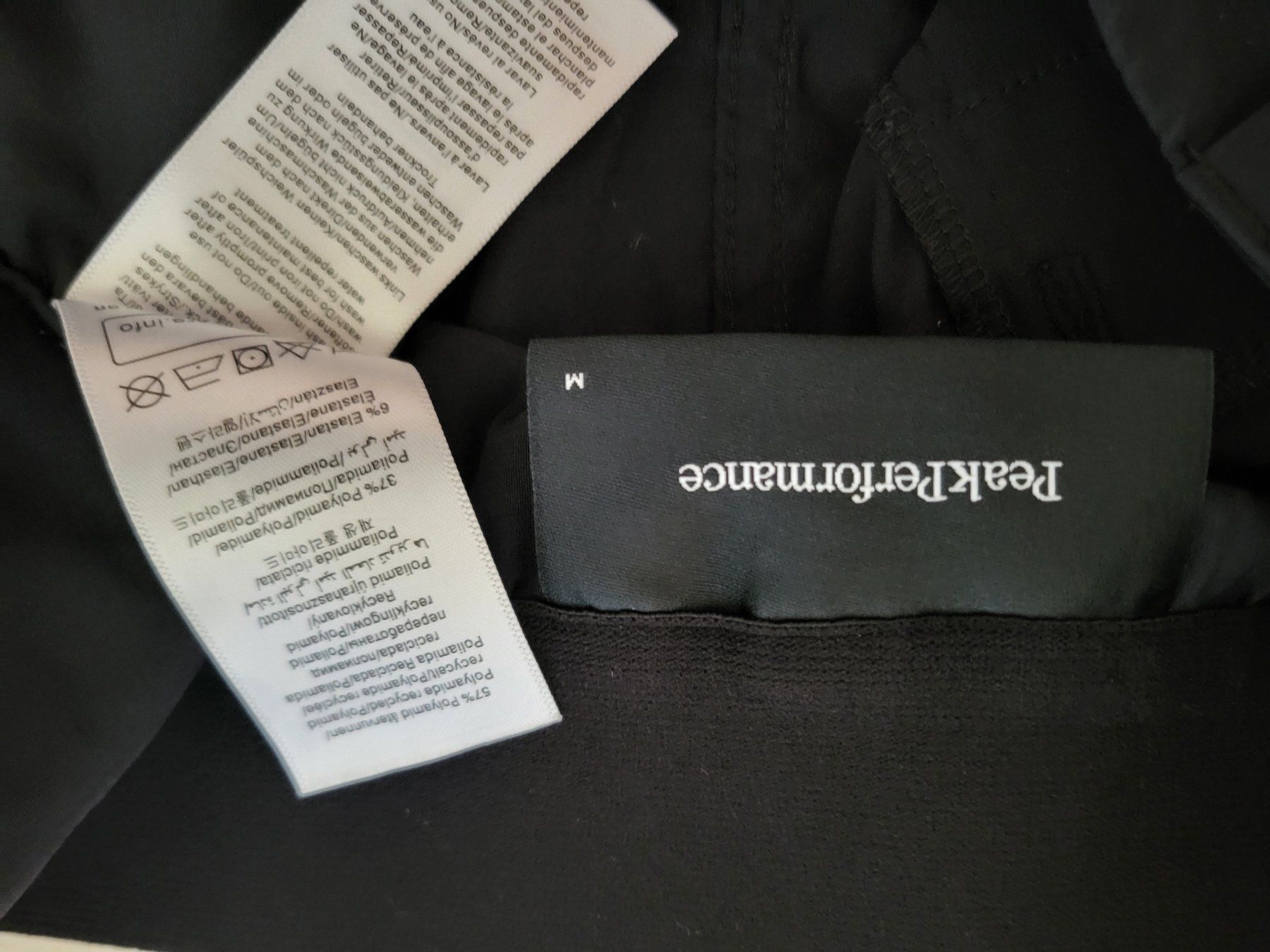 Peak Performance Pantaloni: Set mit 3 Peak Performance Damen Shorts, Grösse M – Usato da Gattikon venduto da Andi1209 7