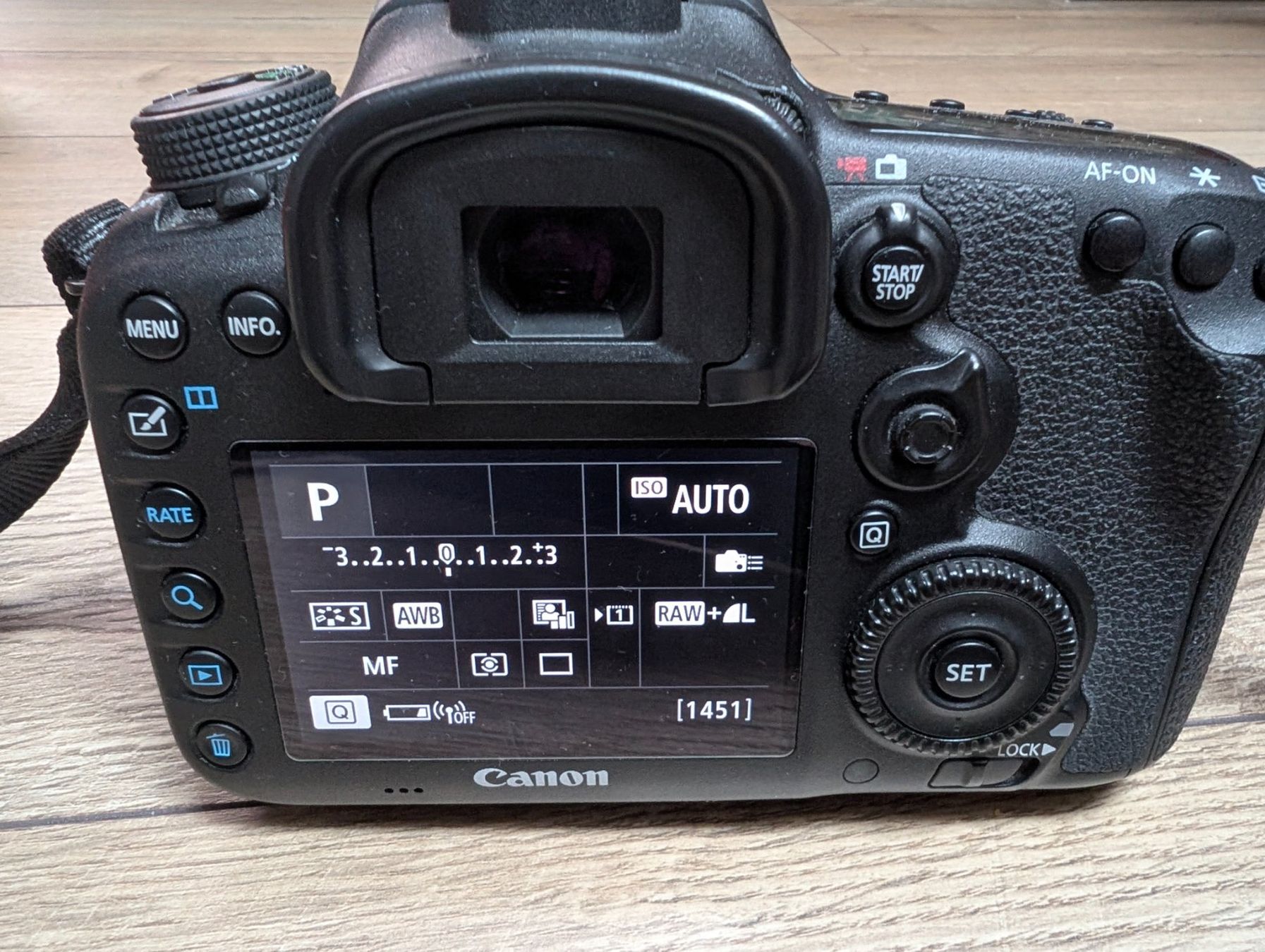 Canon Fotocamera: Canon EOS 7d mark II – Usato da Colombier NE venduto da Hanslepire 2