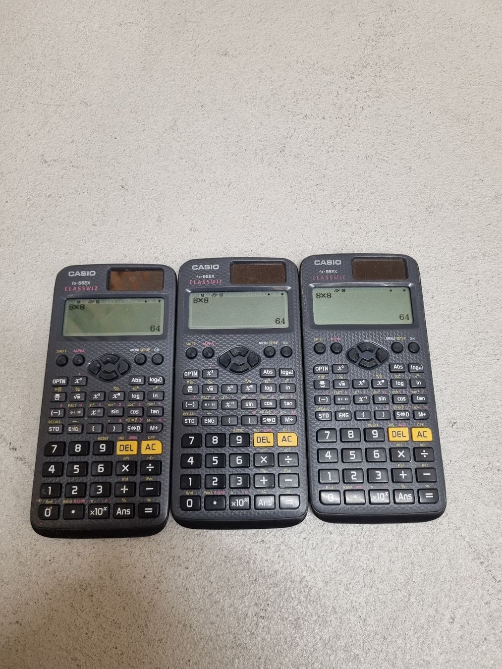 Casio Calcolatrici tascabili: 3x Casio Classwiz FX-82EX Scientific Calculators – Usato da Zürich venduto da dvb_k2cq