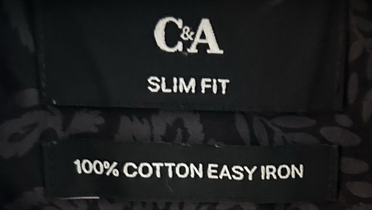 C&A Chemises: C&A Slim Fit Hemd (Gr. M) – D'occasion à Ebmatingen par Christopher123 2
