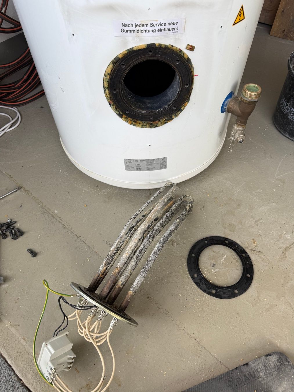 Sanitari: Elektroboiler 300 Liter ab Service – Usato da Hägendorf venduto da Kamber74 1