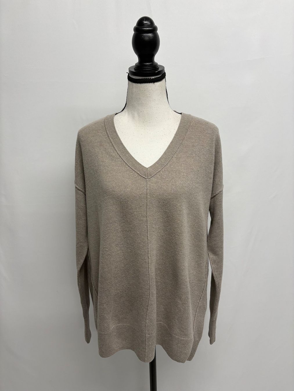 Maglioni & Felpe: FFC Kaschmir Pullover Beige S/M V-Ausschnitt – Nuovo (secondo la descrizione) da Regensdorf venduto da secondchancefashion