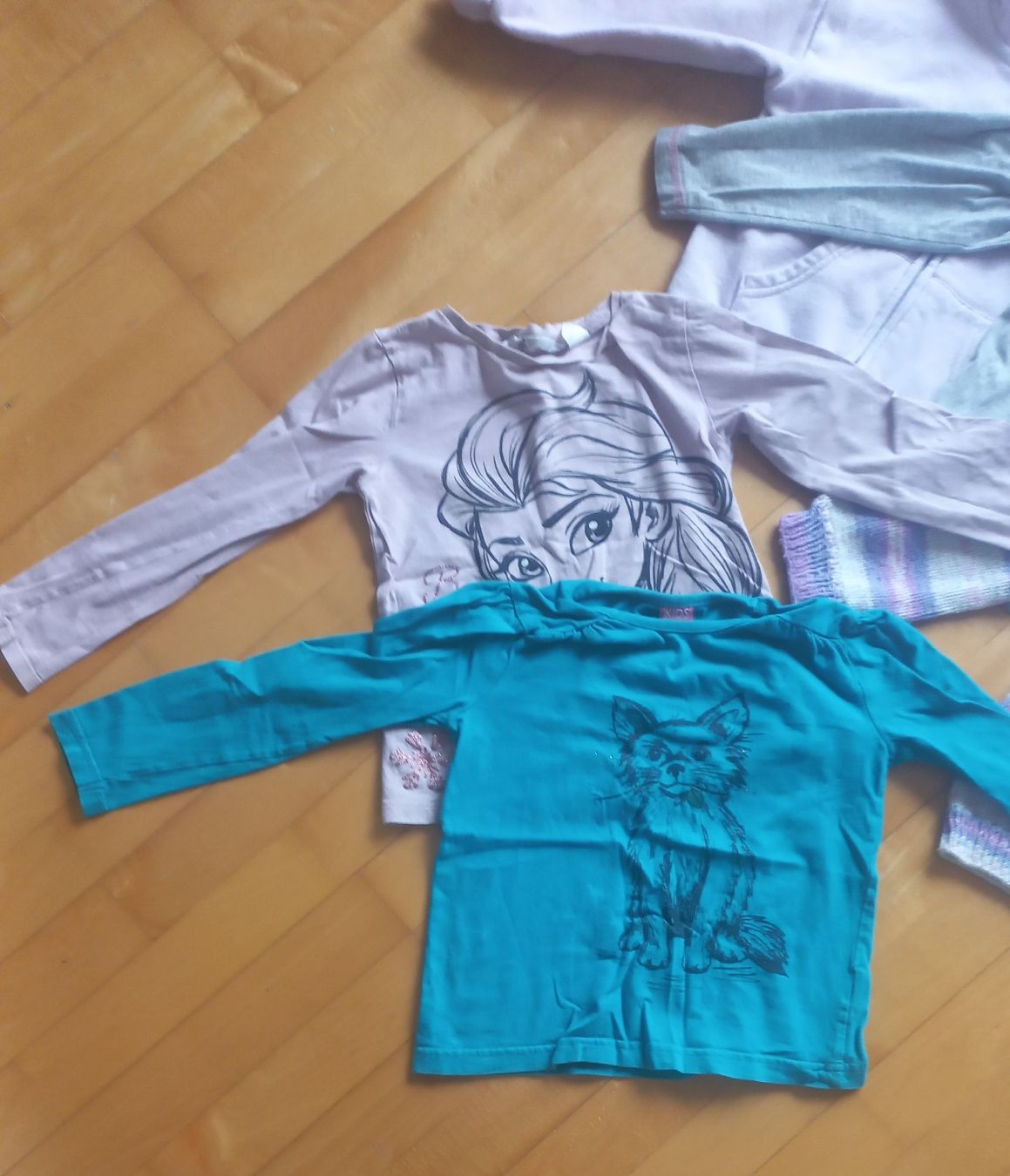 Pullover & Sweatshirts: 5 schöne Pullover Mädchen Gr.104 – Gebraucht aus St. Margrethen SG von SamusAran 1