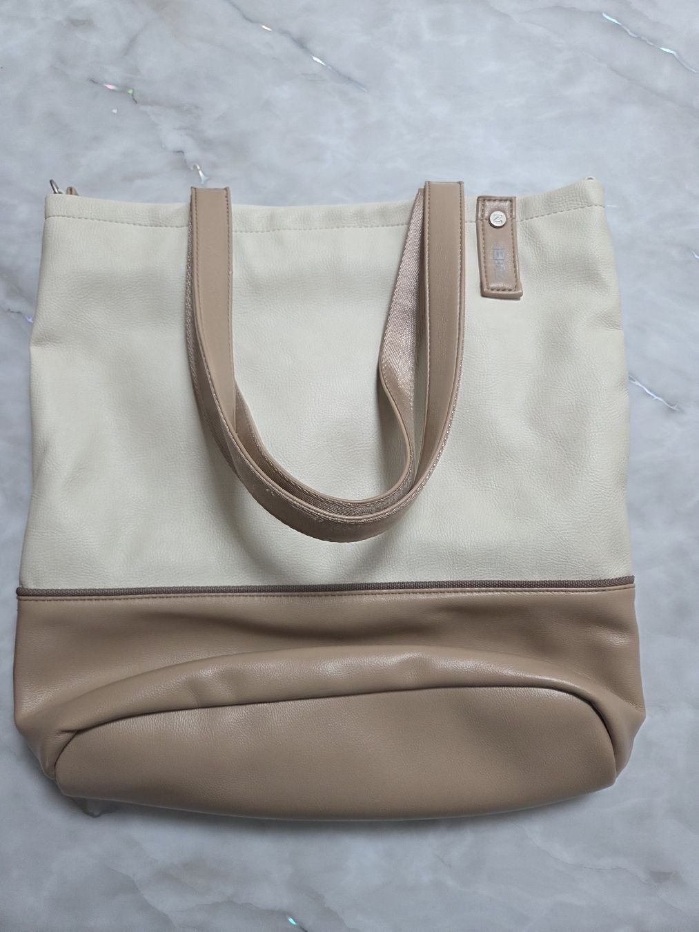 Borse da donna: Zwei Handtasche – Usato da Embrach venduto da Musti20 1