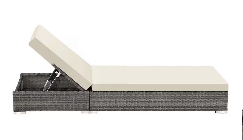 Liegen & Liegestühle: Rattan Liegestühle 2 Stück – Gebraucht aus Urdorf von Clio91 1
