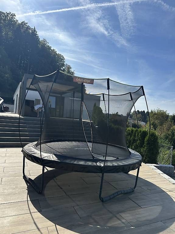Trampolines: Trampolin " Le Jump" gebraucht  – D'occasion à Mühlethal par sarah-davide
