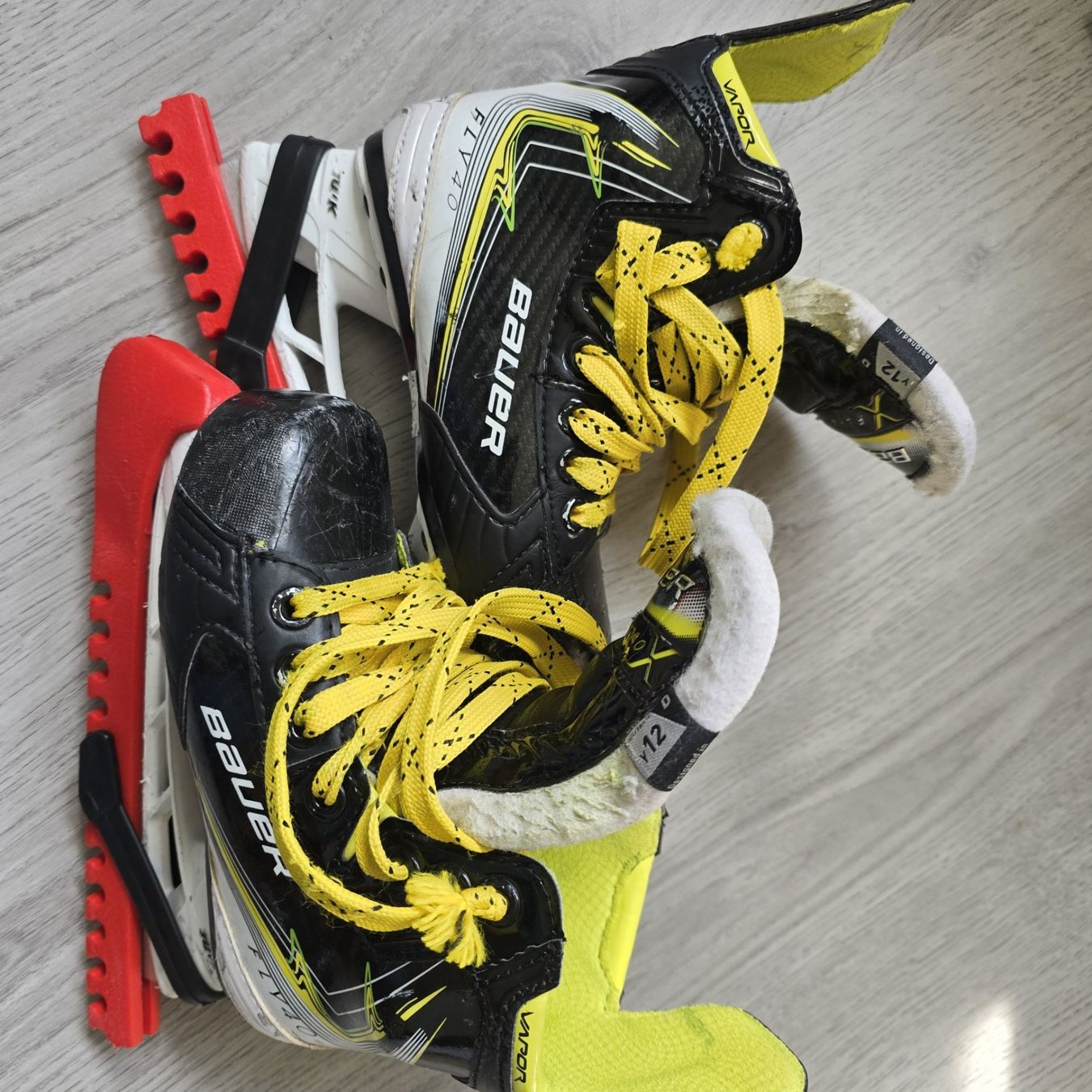 Pattini da ghiaccio: patins à glace – Usato da Tramelan venduto da banige