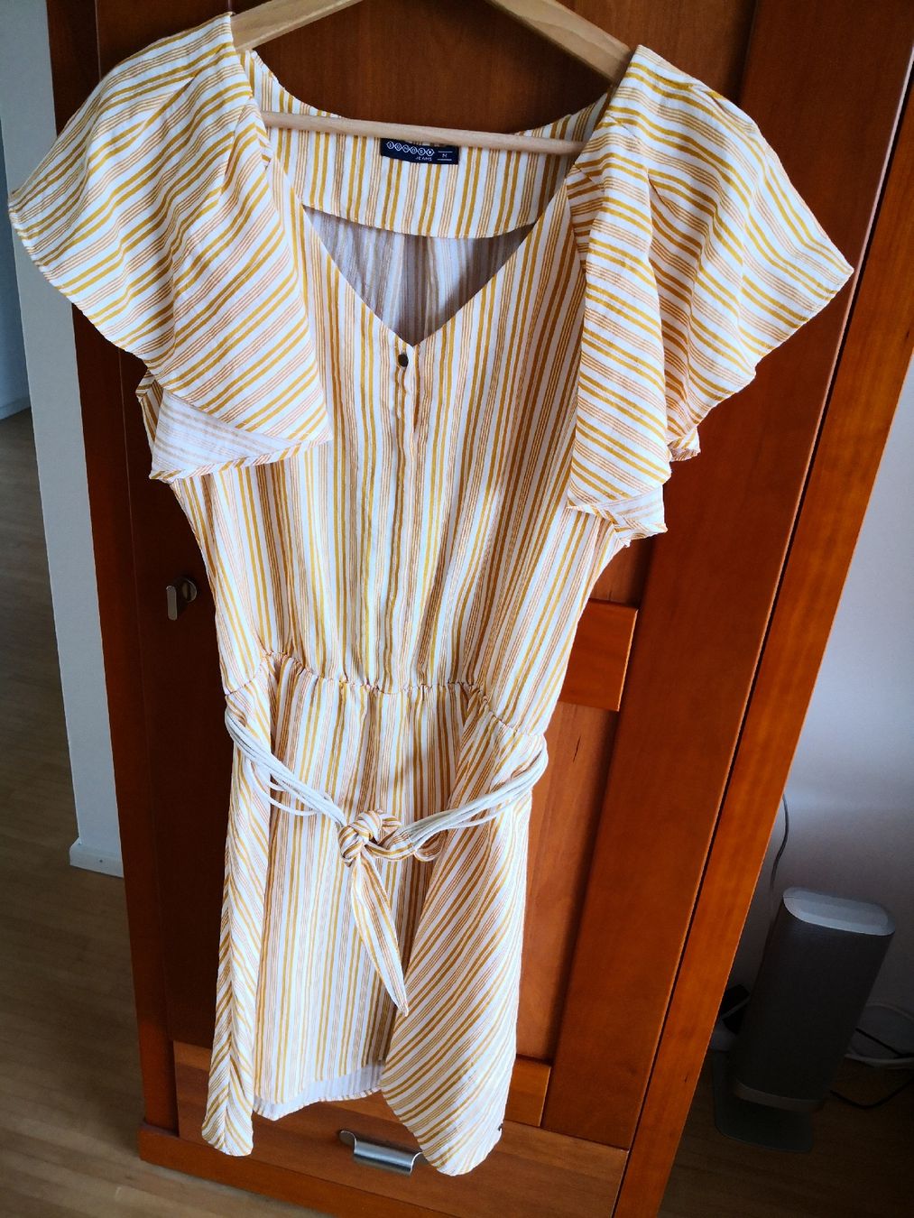 Kleider: Gestreiftes Kleid, Weiss-Orange, Gr. M – Gebraucht aus Wädenswil von coconut1289 3