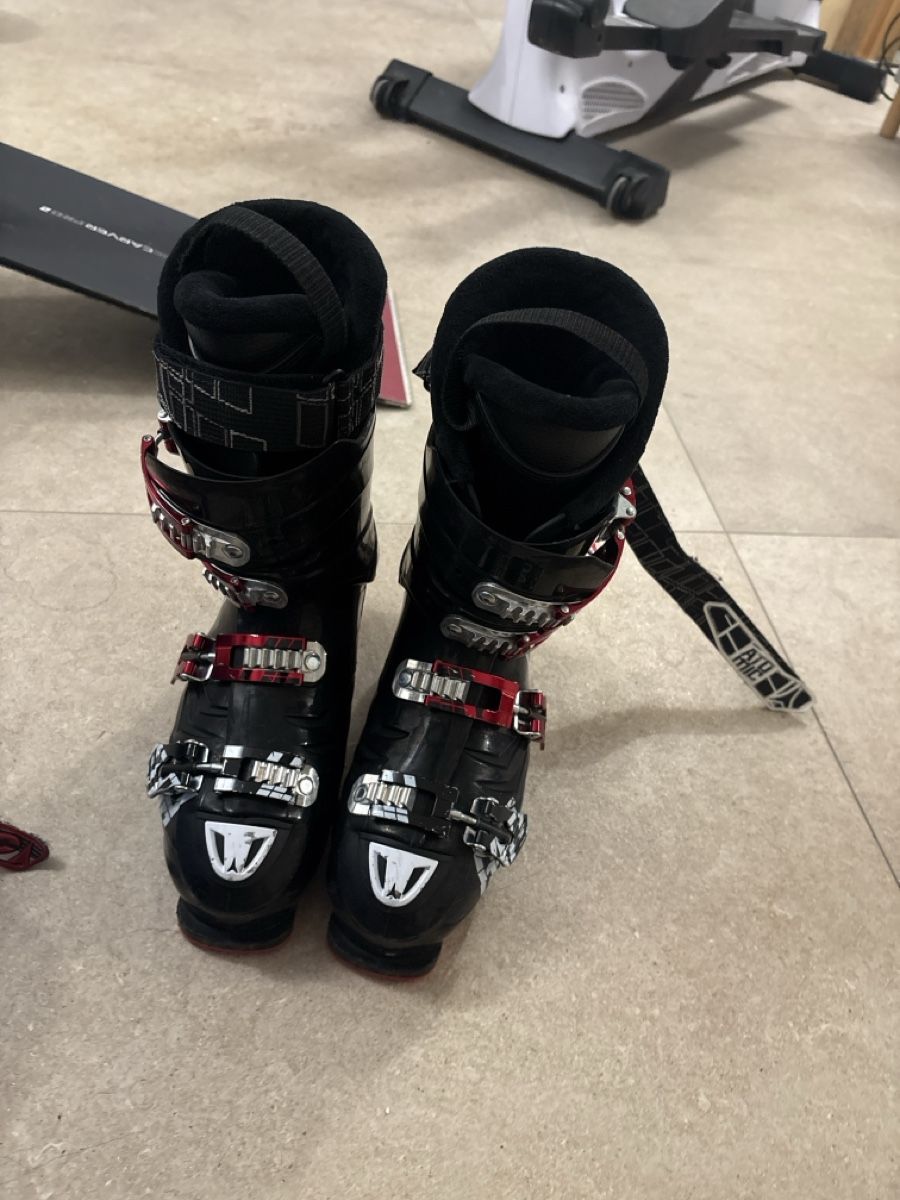 Atomic Scarpe da uomo: Chaussure de ski – Usato da Vevey venduto da nat_x228