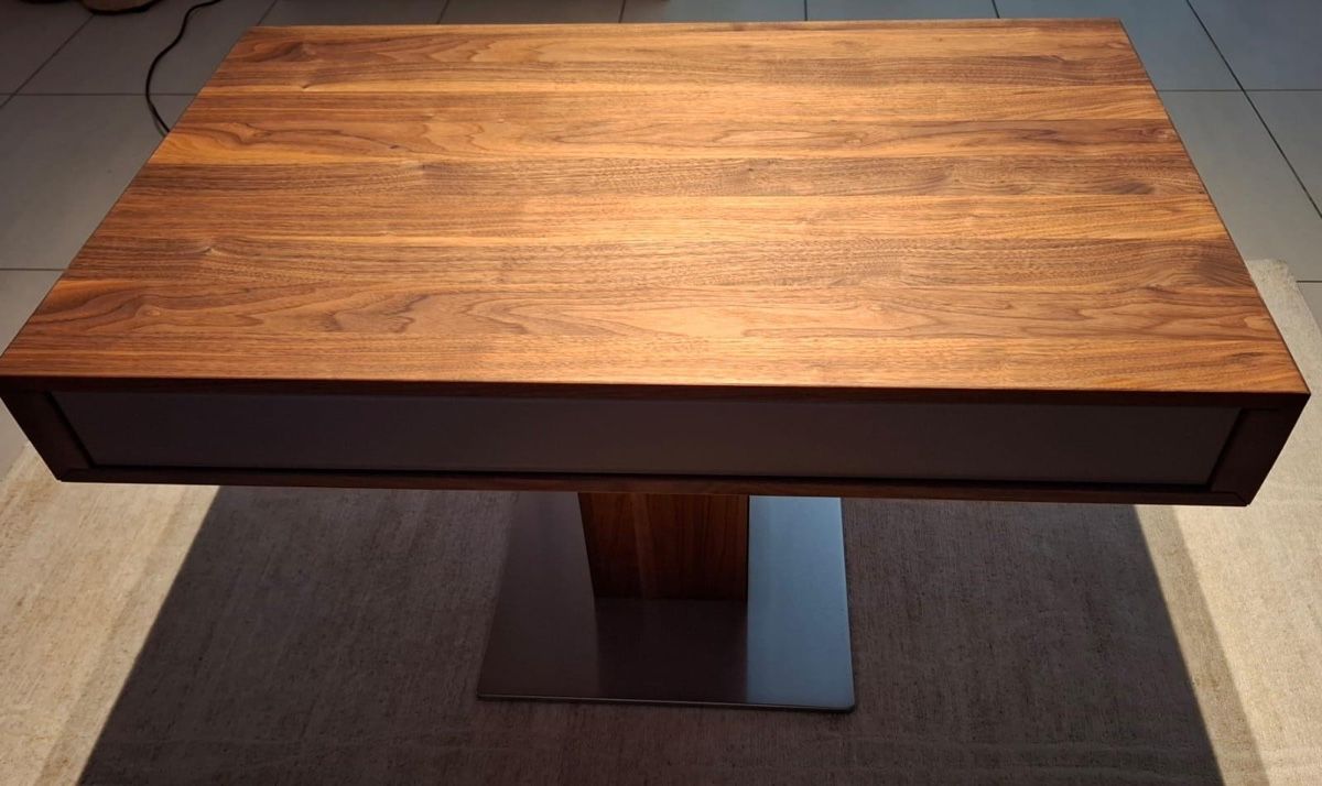 Team7 Tavoli: Table basse carrée design en noyer Team 7 – Usato da Lausanne venduto da TayD 4