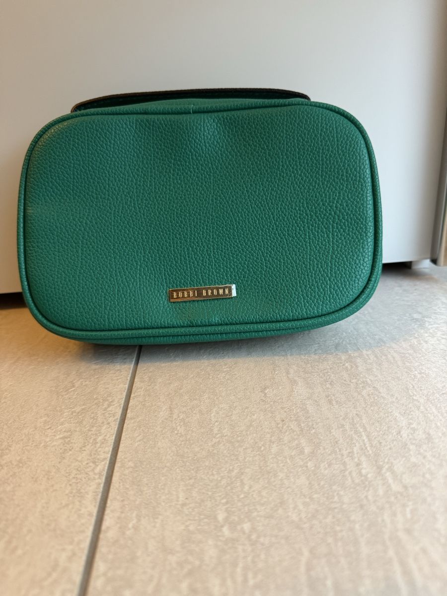 Custodie per cosmetici: Bobbi Brown Necessaire – Nuovo (secondo la descrizione) da Unterseen venduto da Zurbi