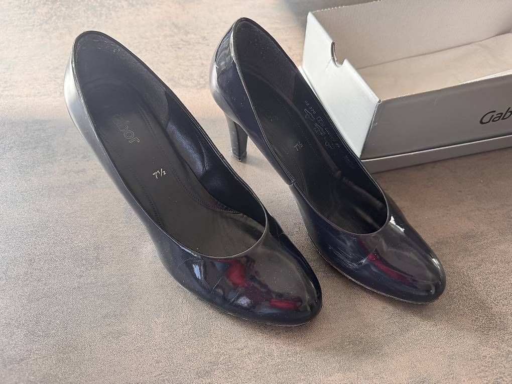 Chaussures femmes: Gabor Lack Pumps Dunkelblau – D'occasion à Wangen SZ par CND1203